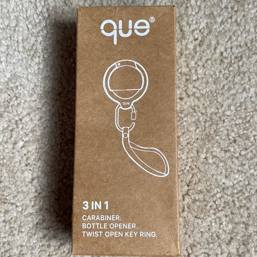 que 3 IN 1 Carabiner. Bottle opener,twist open key ring.